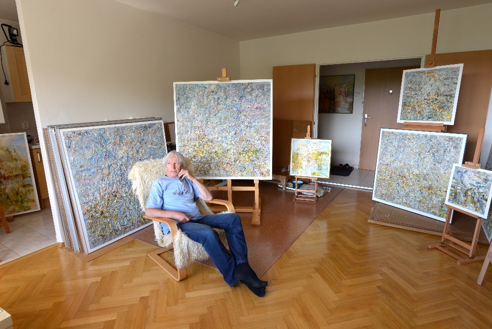 Pavel Smolík v ateliéru